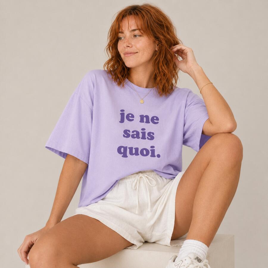 Je ne sais quoi • Oversized Tee Thumbnail